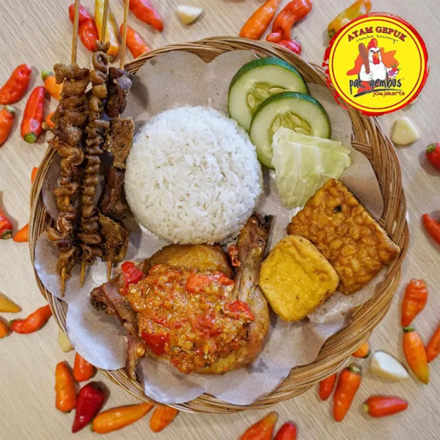 Tempong Tiga Saudara Sanglah