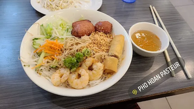 Pho Hoan Pasteur (Fort Sask)