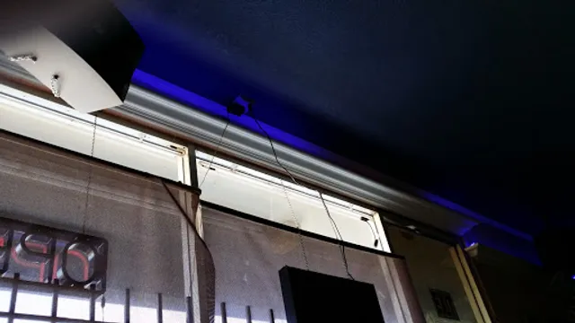 May Hong Cafe & Restaurant