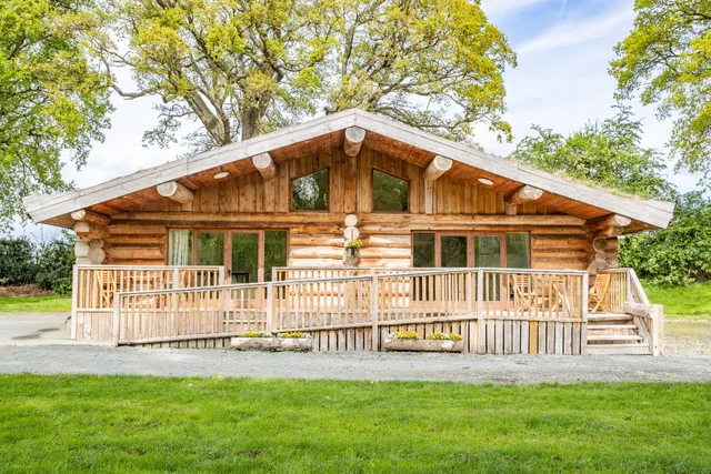 Spring Heath Log Cabins & Fishery