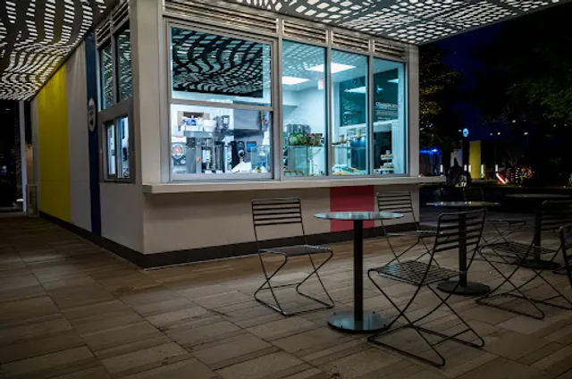 Common Bond On-The-Go - The Lawn at Memorial City