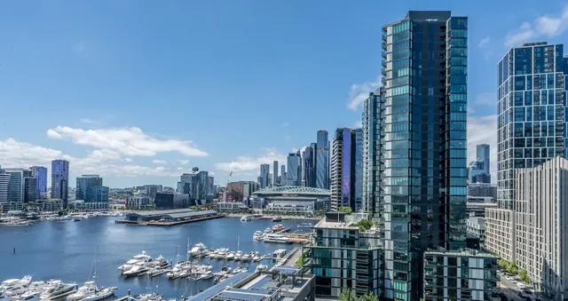 Melbourne Private Apartments - Collins Street Waterfront, Docklands