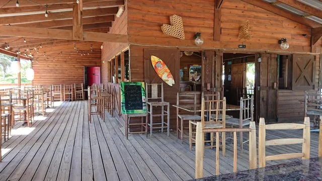 Island Breeze Bar & Grill