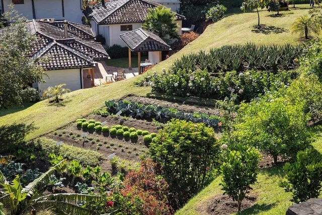 Luna Volcán, Adventure SPA (formerly Luna Runtún)