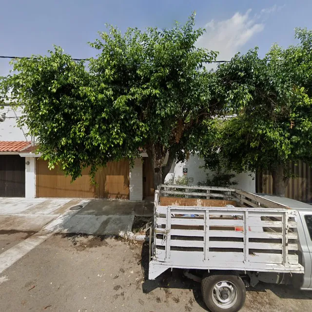 URBAN HOTELIER CHAPALITA