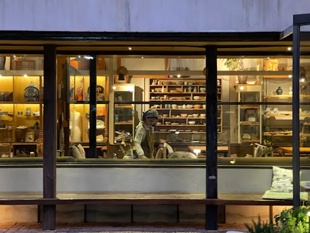 (un)FASHION District S39