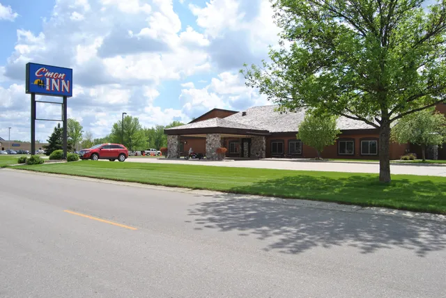 C'mon Inn Thief River Falls