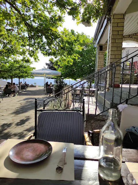 Η Σβουρα-Παραδοσιακό Καφενείο