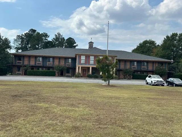 Louisville Inn by OYO Louisville Municipal Airport