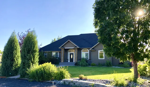 Red Rock Shadow Ranch