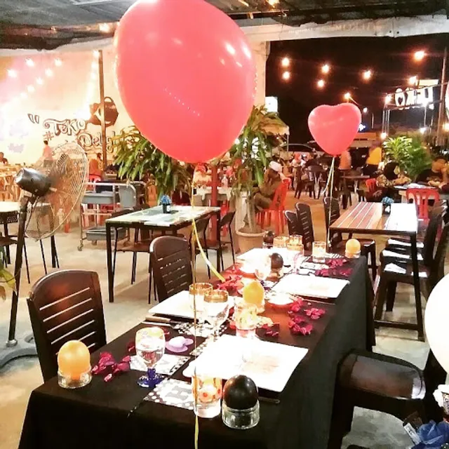 Rain Shop Western Cafe