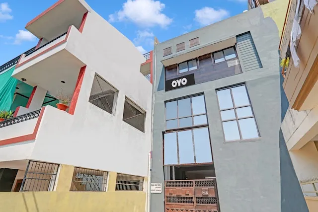 OYO Flagship Hotel Four Square