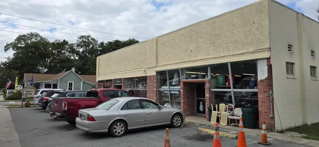 This & That Thrift Store