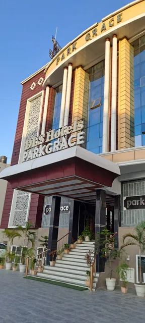 Hotel Arihant By DLS Hotels