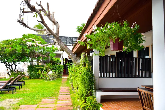 Sea Memories White Sand Beach Hotel