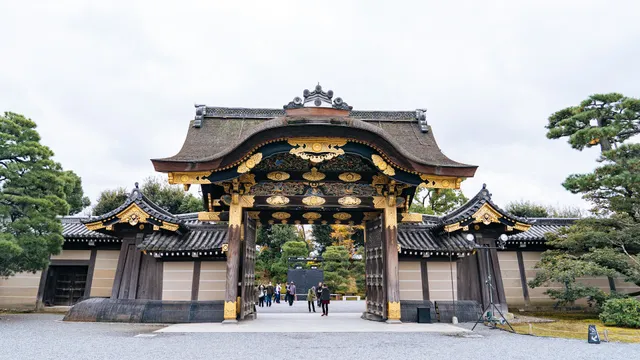 Kara-mon Gate