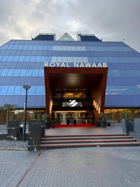 Royal Nawaab Pyramid