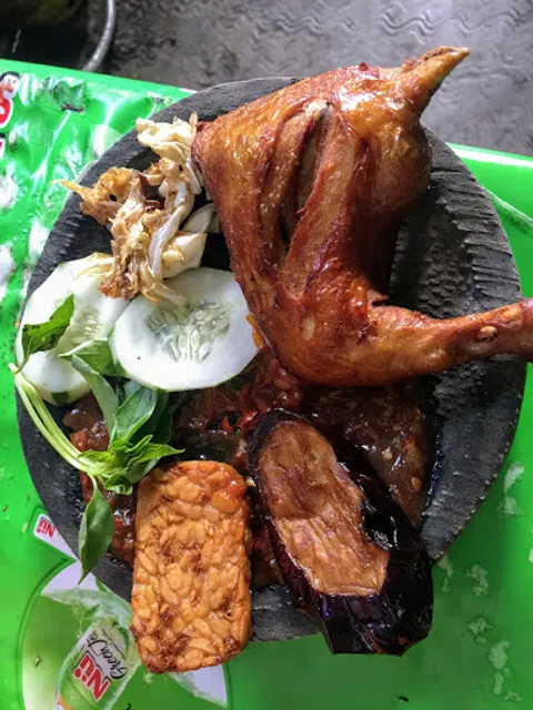 D'Cobek Ayam Goreng Cobek (Vetran KORAMIL)