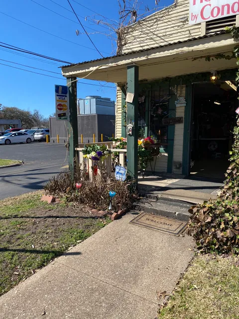 Flowers By Conde & Gifts