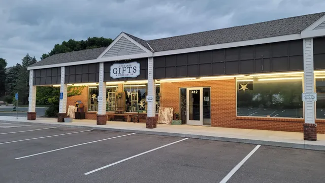 Colonial Shopping Center