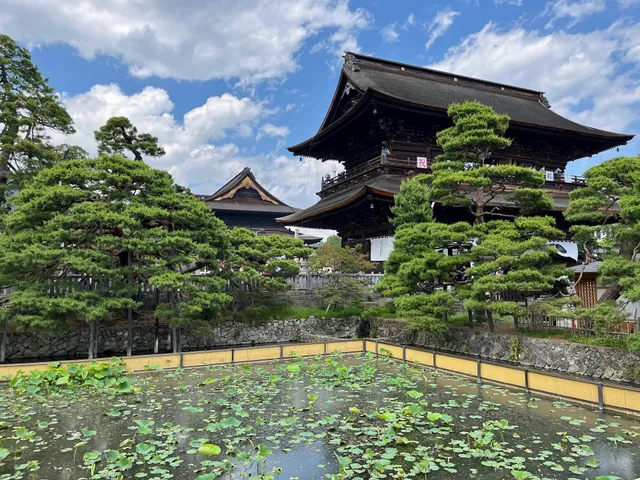 Sammon Gate, Zenkōji temple