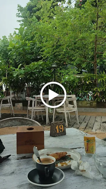 Tootsie Beach Bar & Restaurant