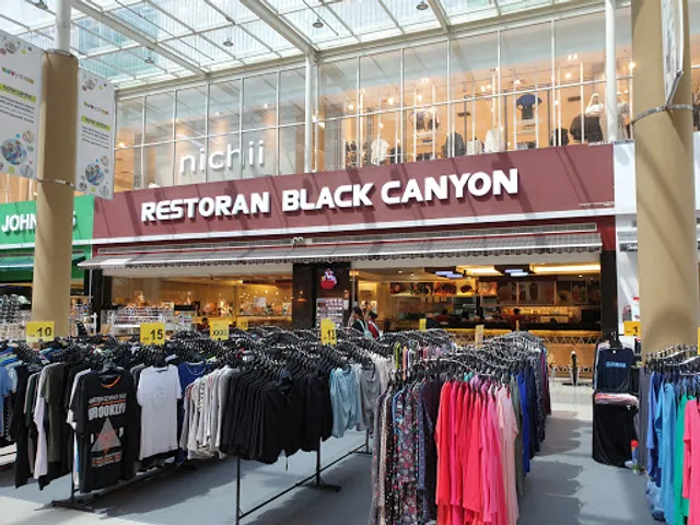 Black Canyon Dataran Pahlawan Megamall
