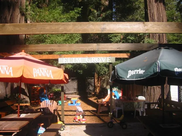 Raymond's Bakery at Elim Grove