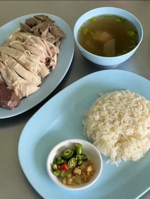 藍眼睛海南雞飯