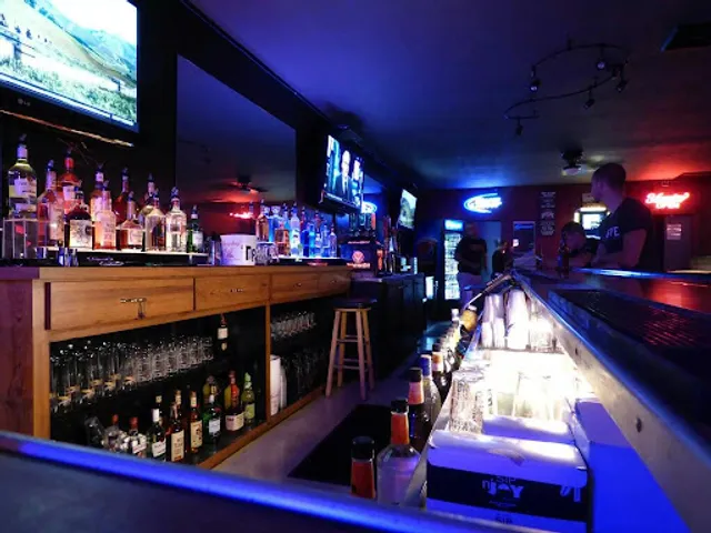 Madden's Bar and Grill