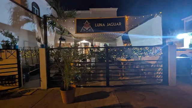 Luna Jaguar Café & Bistró Mexicano
