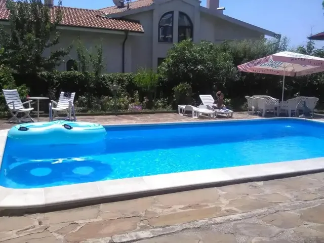 Family Hotel California - Varna