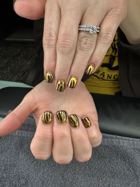 Le Crazy Horse Hair Salon