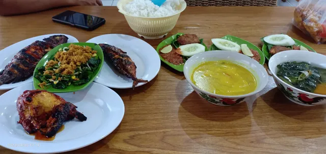 IKAN BAKAR Galuh Pelangi