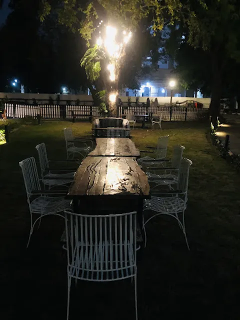 Hotel Janapth Cafe Kala Svasti