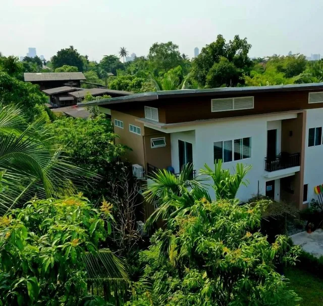 Baan Glangsuan Bang Kor Bua