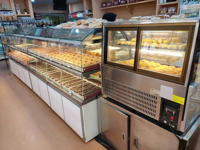 Mawar Bakery & Cake Shop