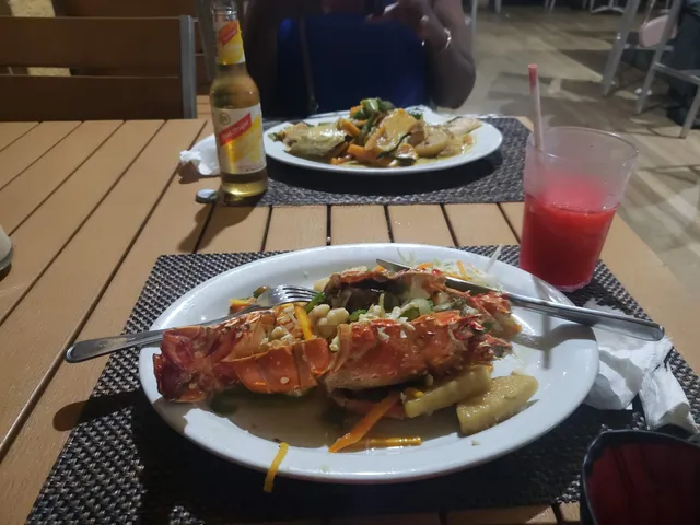 SNAPPAZ Seafood Grill and Sport Bar