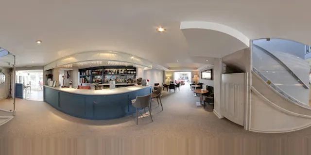 Crescent Moon Wine Bar