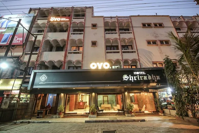OYO 10606 Hotel Shriradha Civic Centre