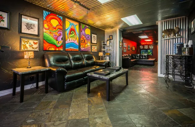 Modified Design Tattoo & Piercing