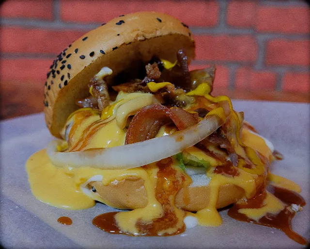 Messy Burger Surallah