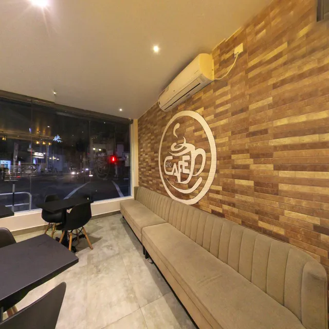 Cafe 210
