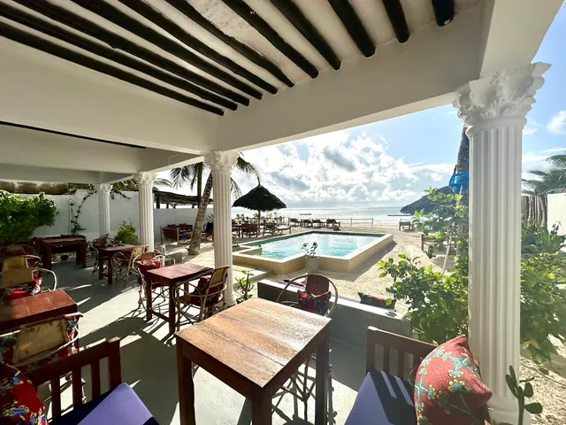 Leo Bar and Restaurant @The African Paradise