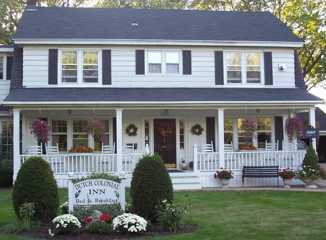 Dutch Colonial Inn