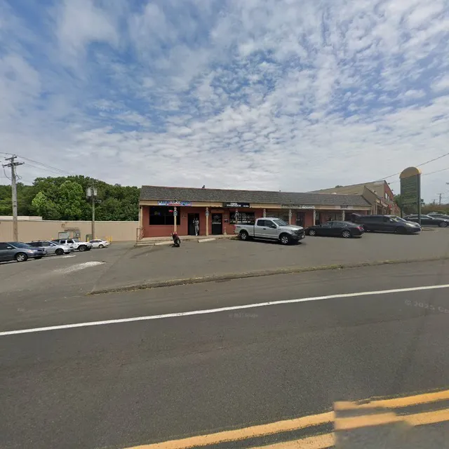 Two Thirteen Bar & Grill