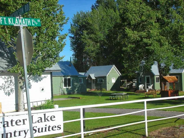 Crater Lake Country Suites