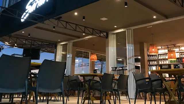 Saffari eat and drink