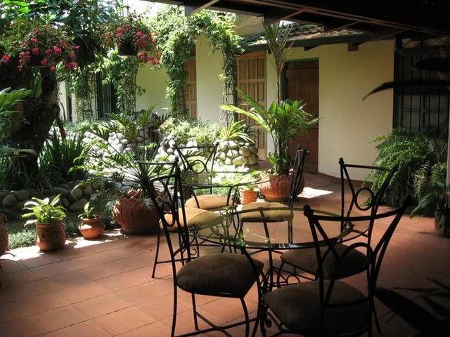 Tierra Mágica Bed and Breakfast & Art Studio