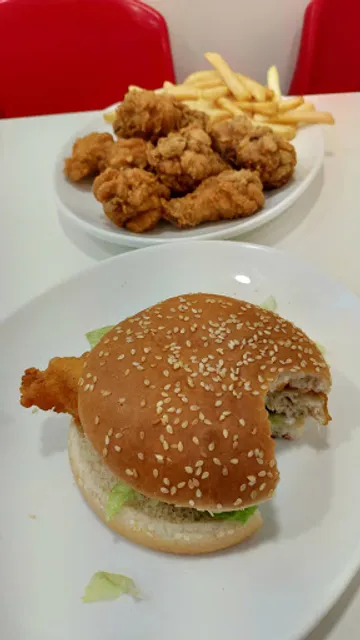 Freddy's Chicken & Pizza